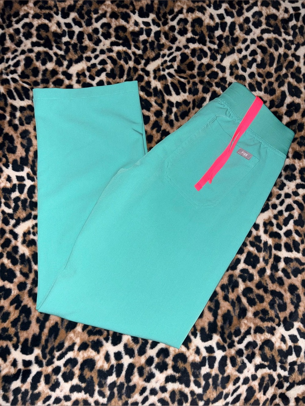FIGS Women’s Small Petite Surgical Green Livingston Scrub Pants PO# 2822